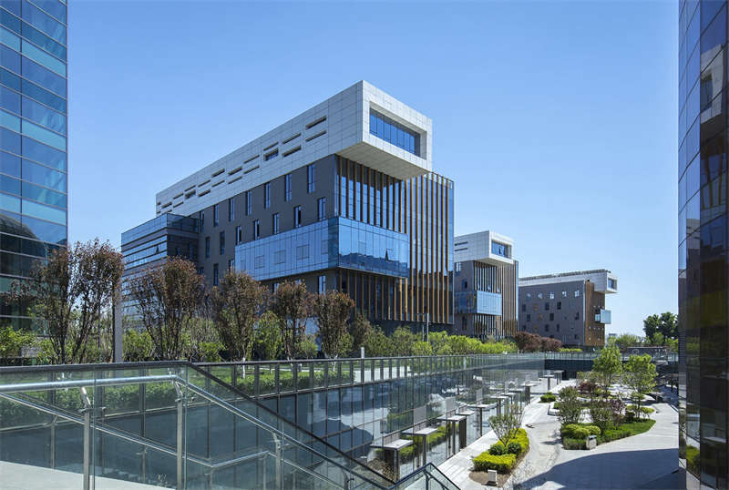 合肥廠房裝修：24000平環(huán)?？萍脊緩S房，辦公樓裝修